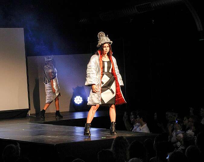 Model bei Modenschau (Foto: Bernd Blindow Gruppe )