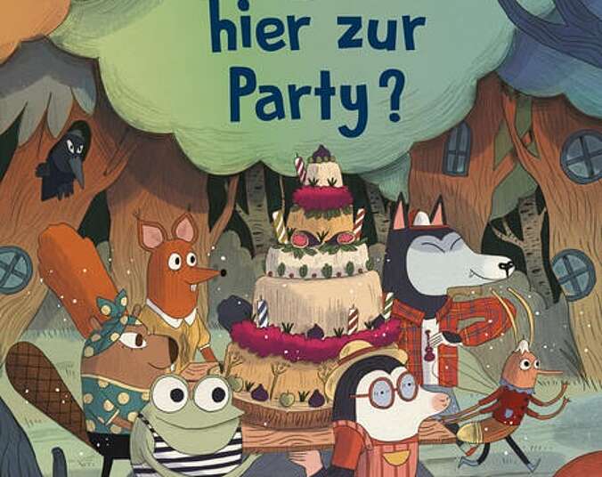 Die Tiere tragen eine Torte durch den Wald.
