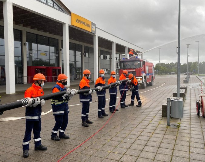 Jugendfeuerwehr bei einer Übung. (Foto: Stadt Friedrichshafen)