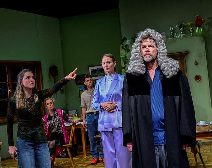 Bild zur Veranstaltung: Der zerbrochne Krug - Landestheater Tübingen